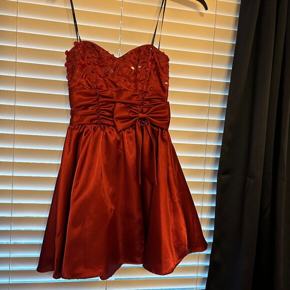 NWT Size 5/6 Ruby colored strapless formal dress - Picture 1 of 13